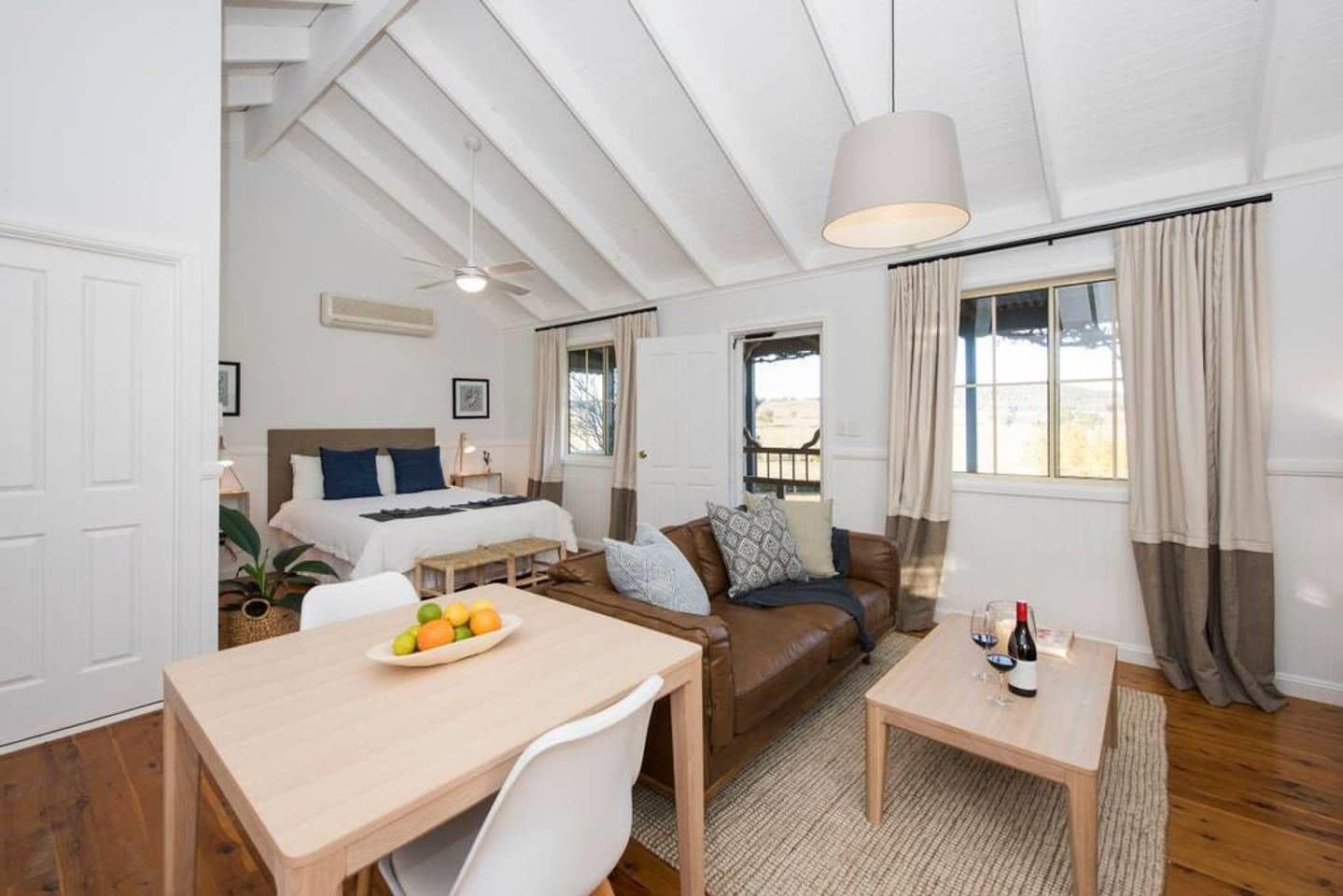 Palmy Studio | In-room dining