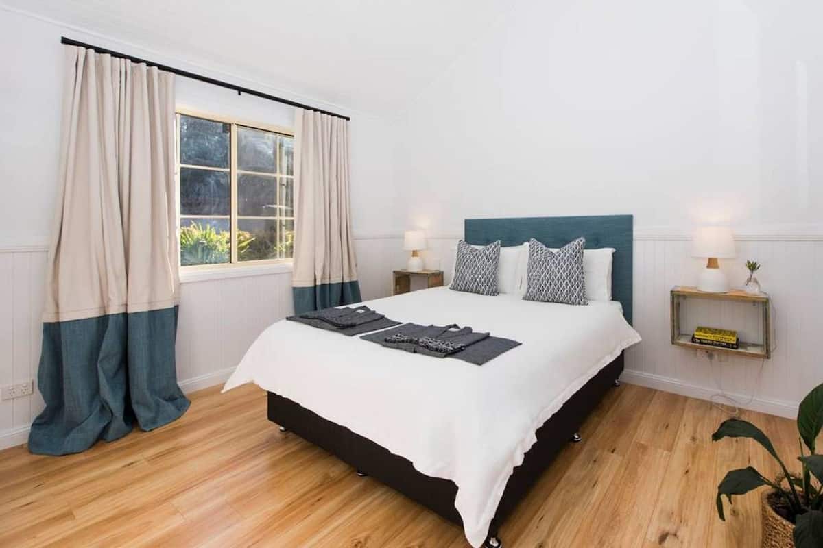 Newport Cottage | Laptop workspace, blackout curtains, soundproofing, iron/ironing board