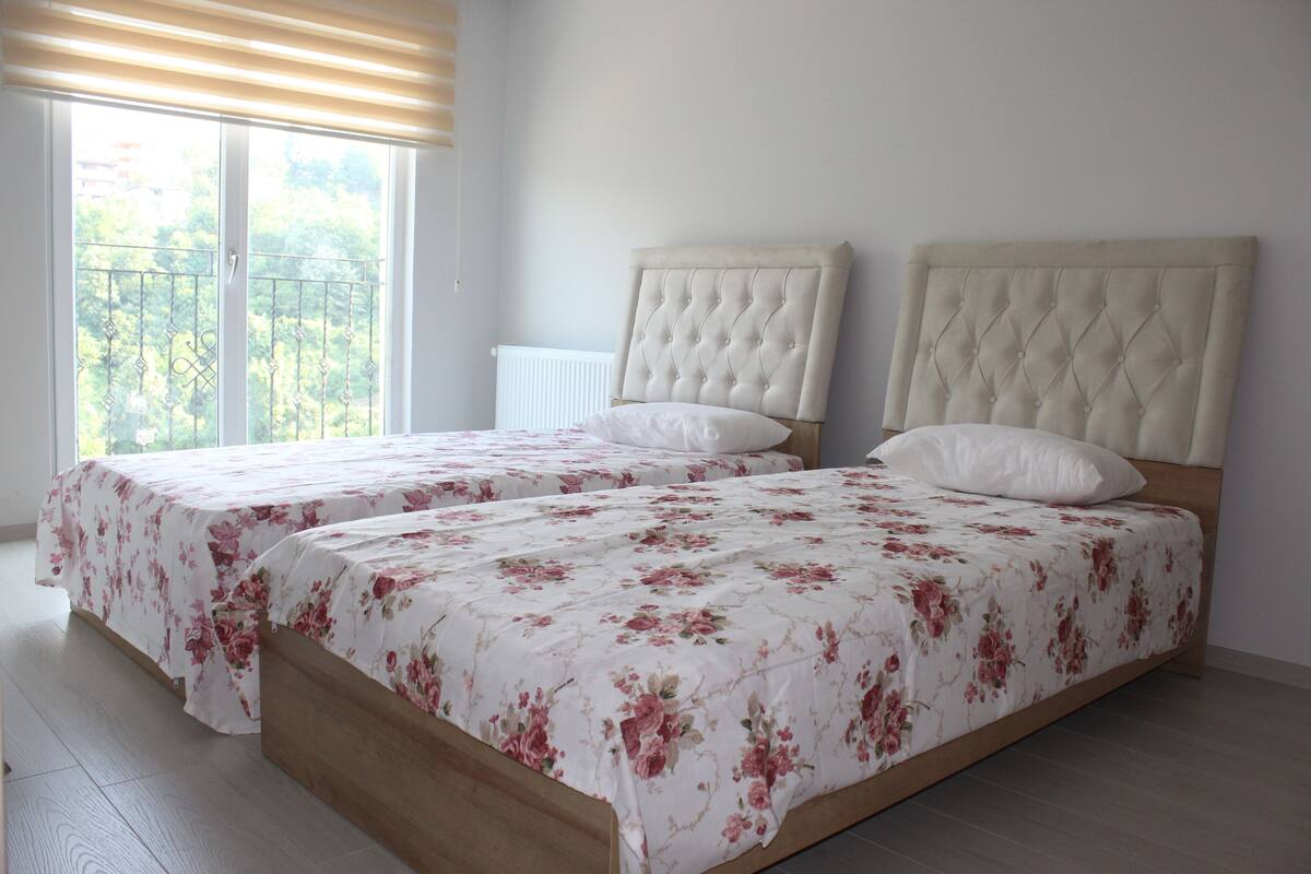 Deluxe Apart Daire, No:5 / 1+1 Daire | Schreibtisch, schallisolierte Zimmer, Bügeleisen/Bügelbrett, Bettwäsche