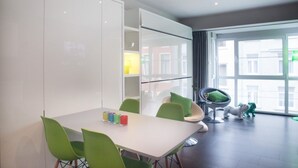 Studio, Kitchen | Iron/ironing board, WiFi (free), bed sheets - Stay At Ghent (Ghent)