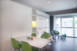 Studio, Kitchen | Iron/ironing board, free WiFi, bed sheets - Stay At Ghent (Ghent)