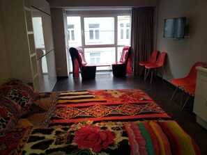 Studio, Kitchen | Iron/ironing board, free WiFi, bed sheets - Stay At Ghent (Ghent)