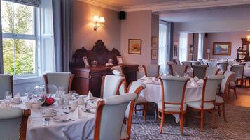 Free daily English breakfast