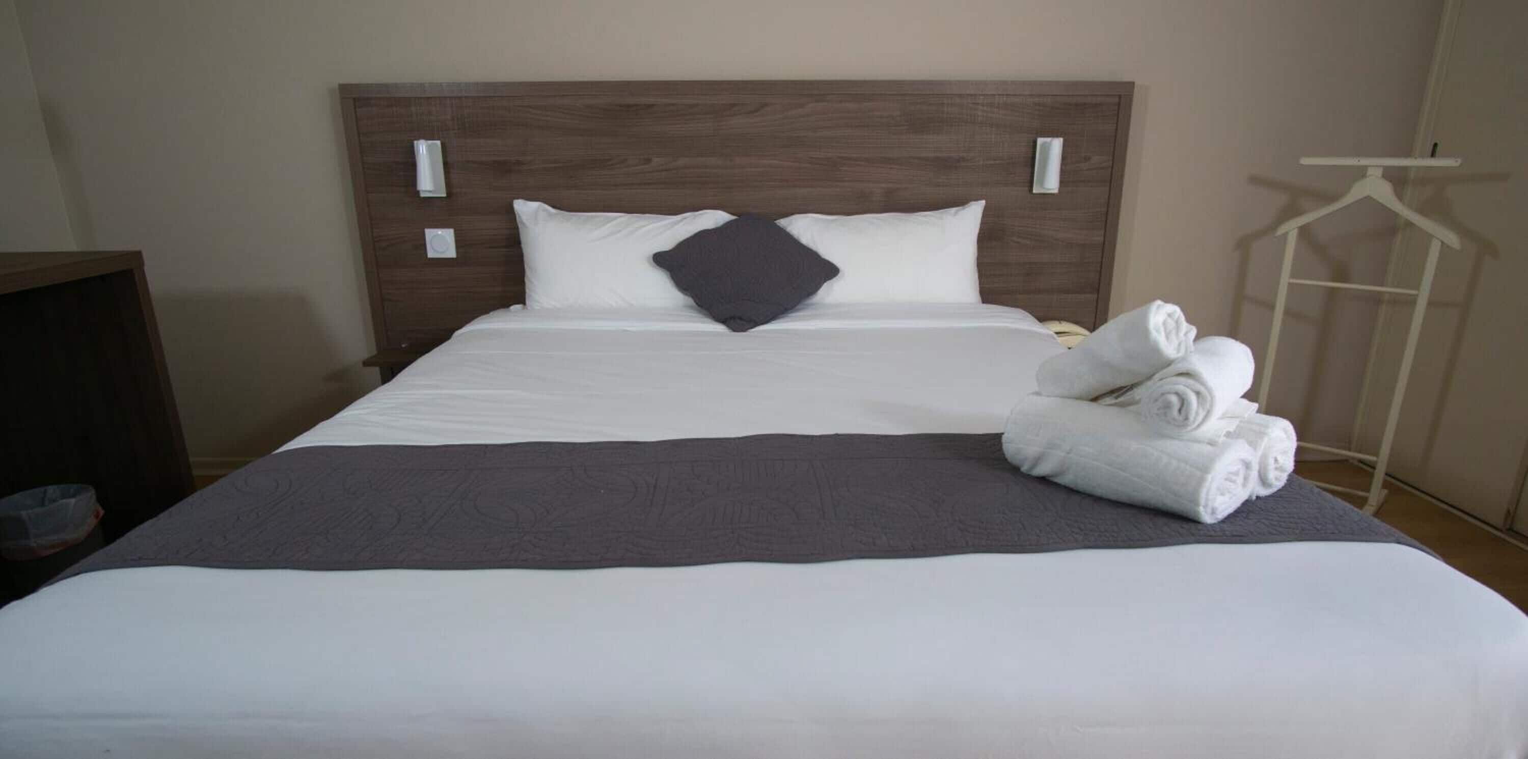 Desk, blackout drapes, iron/ironing board, free WiFi