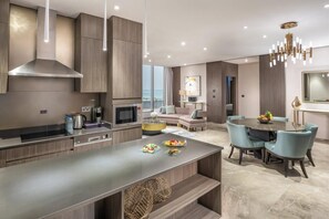 Attico | Cucina privata | Microonde, piano cottura, bollitore elettrico