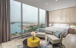 Premium Studio Marina View | Minibar, caja fuerte, espacio para trabajar con un portátil