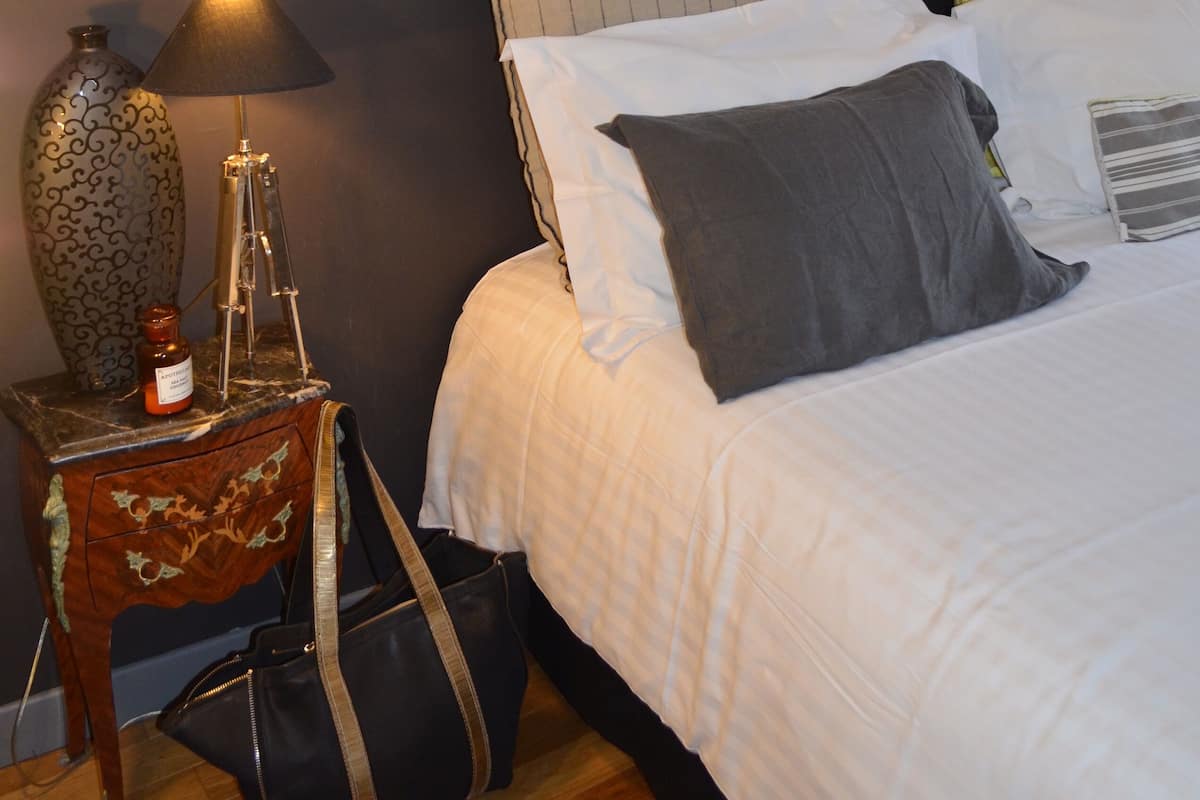 Single Room (Reglisse) | Premium bedding, individually decorated, individually furnished, desk