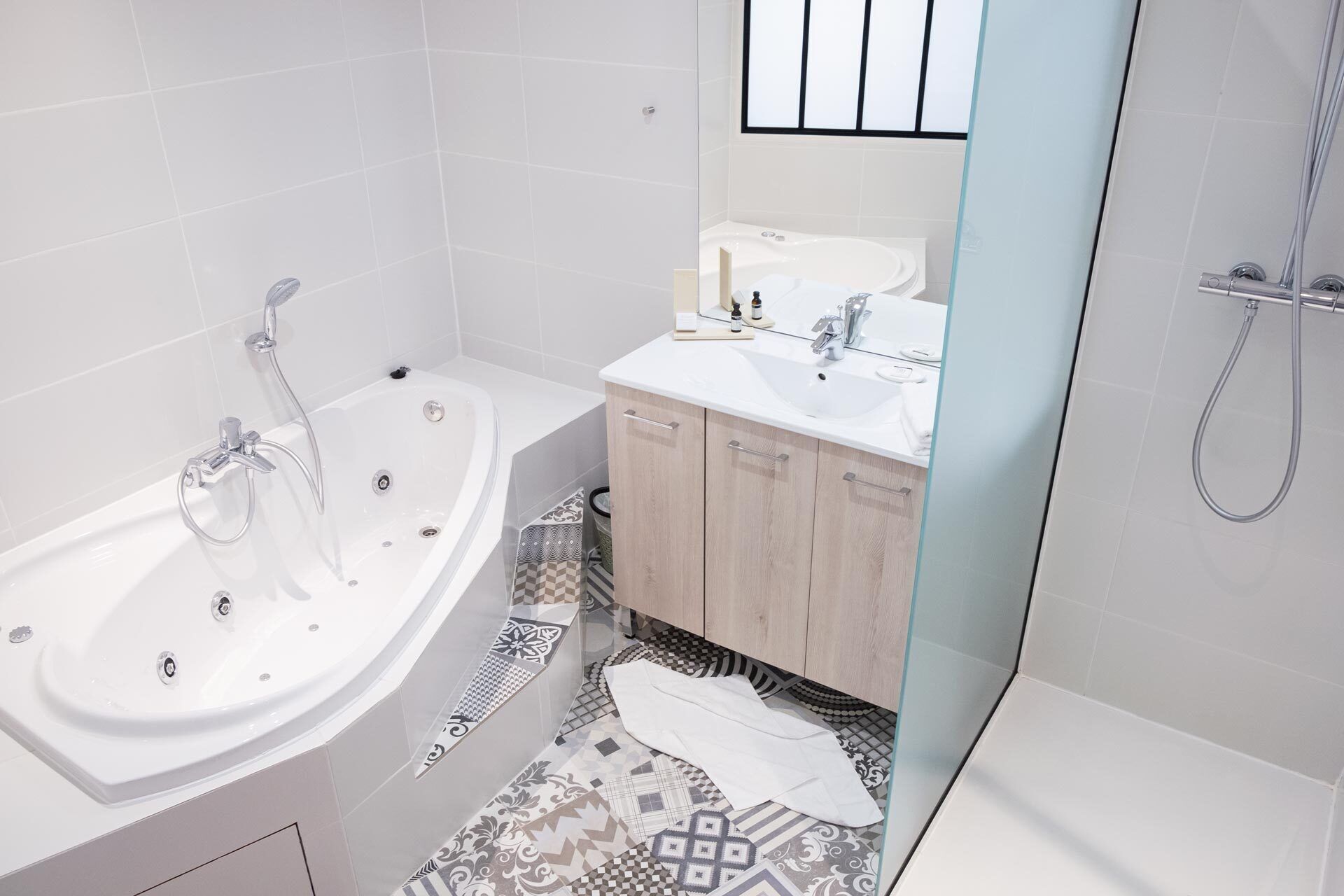 premium bedding, individually decorated, individually furnished, desk