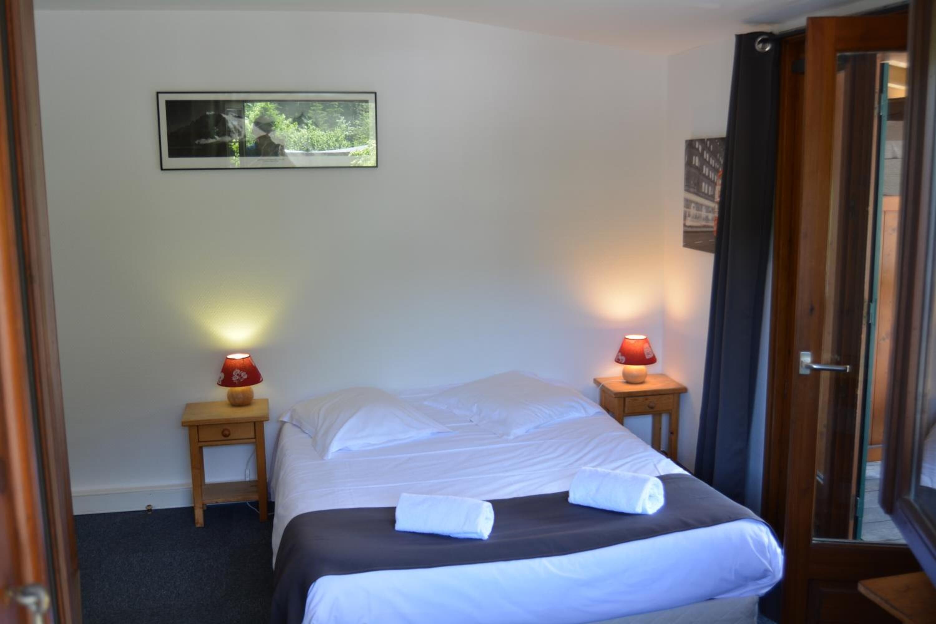 individually decorated, individually furnished, soundproofing, free wifi