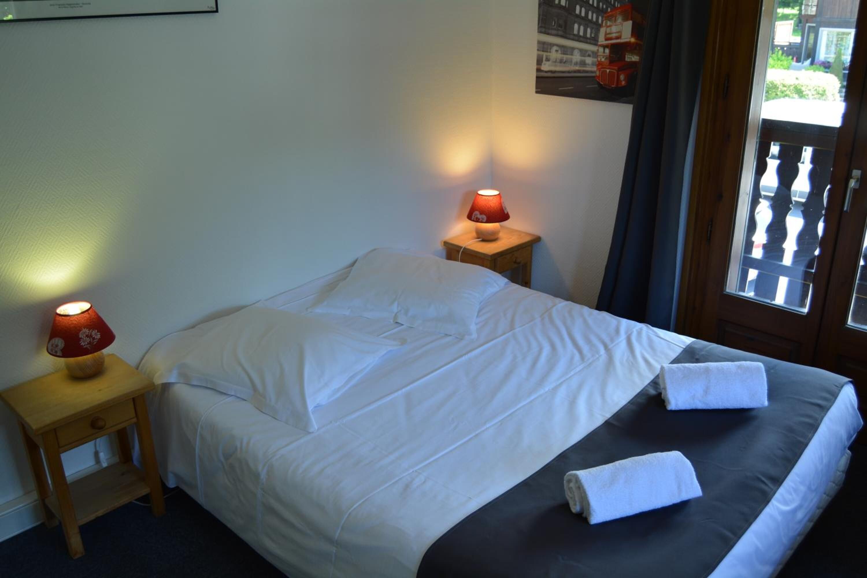 individually decorated, individually furnished, soundproofing, free wifi