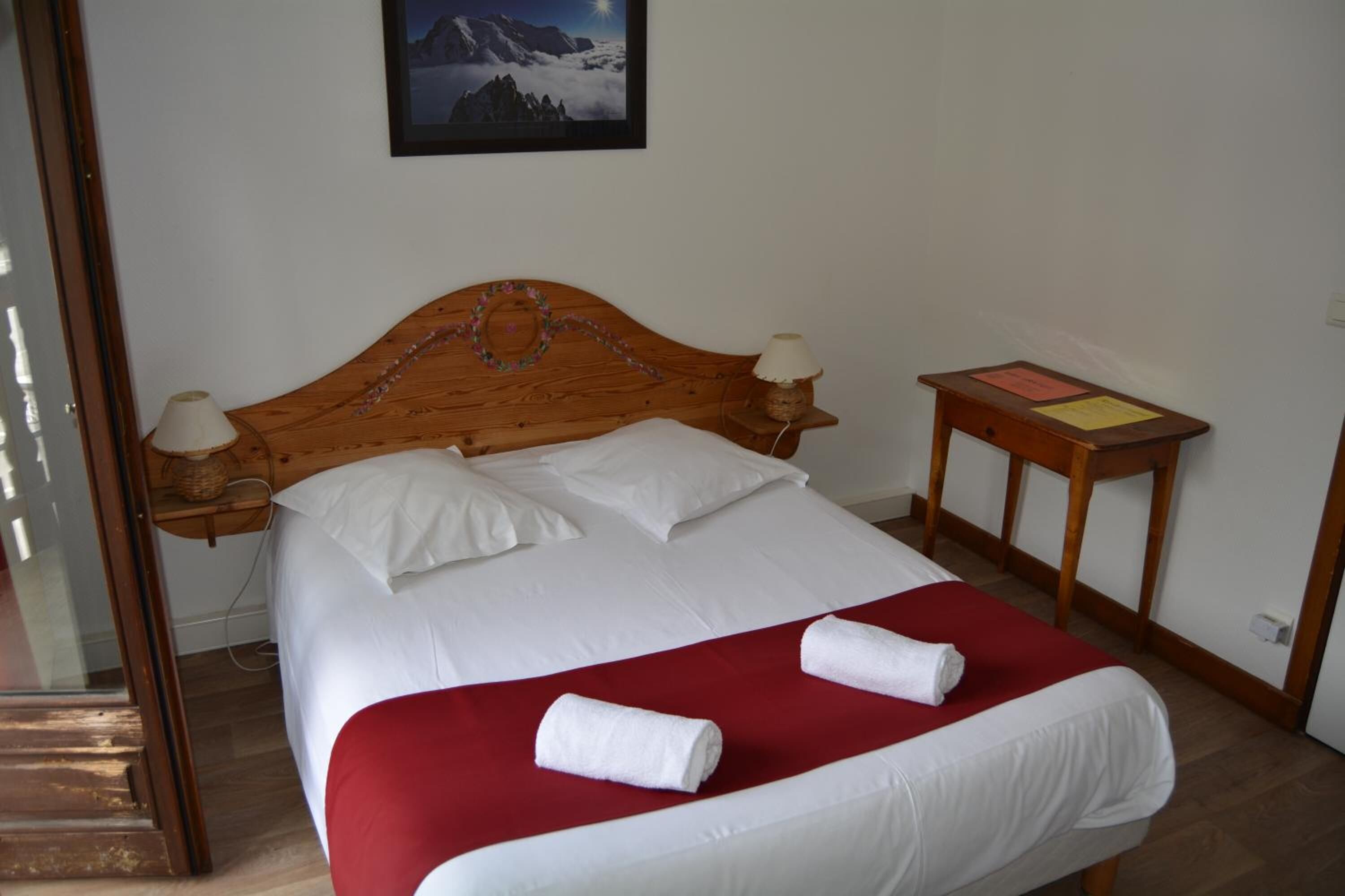 individually decorated, individually furnished, soundproofing, free wifi