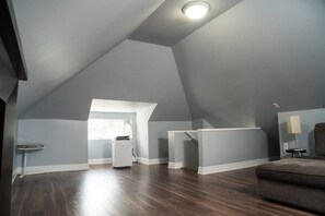 Maison, plusieurs chambres | Salle de séjour