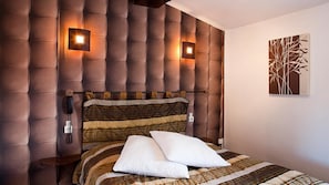 Quarto casal, 1 cama Queen, para não fumantes | Individualmente decorados, individualmente mobiliados, berços grátis