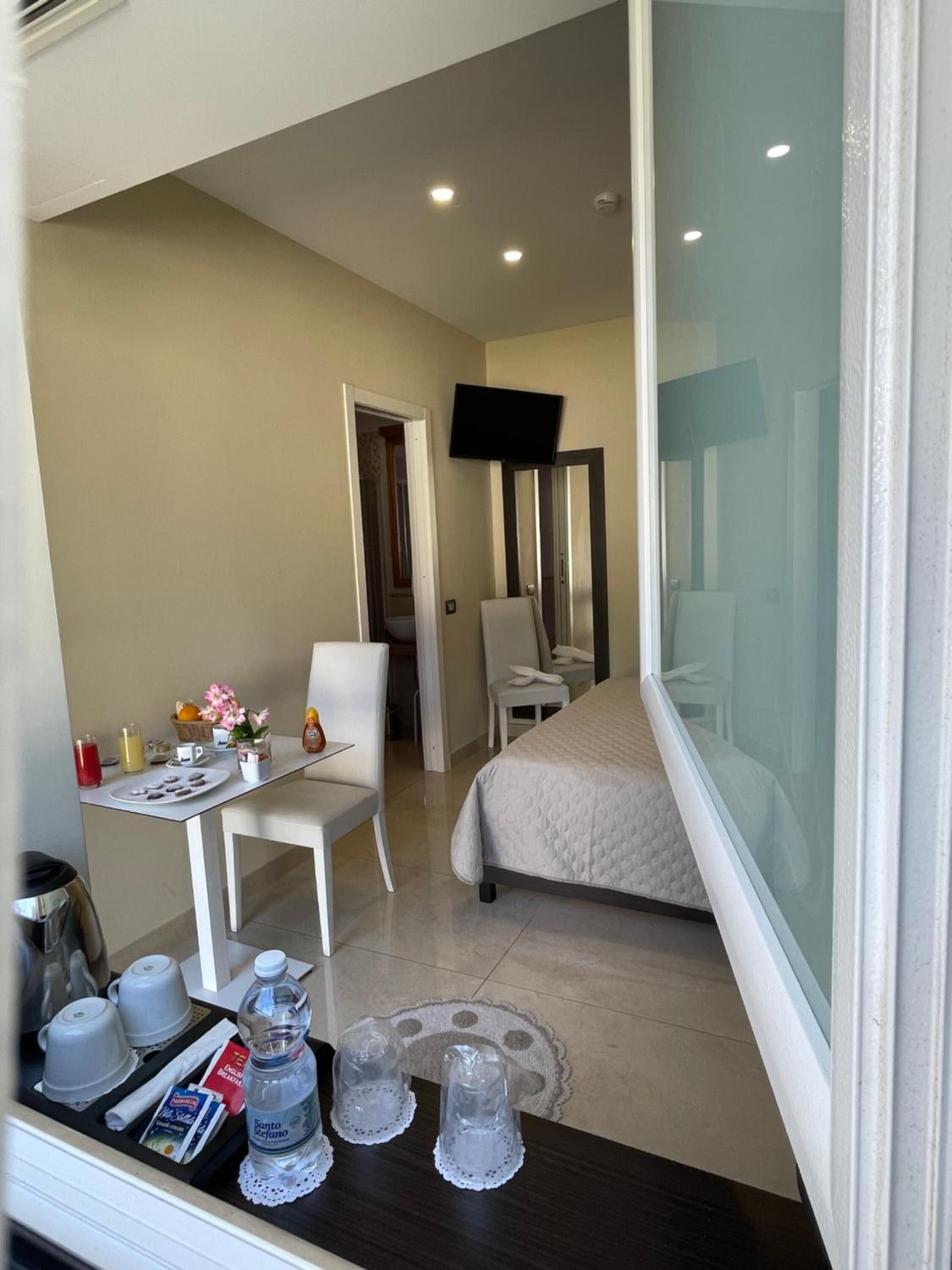 egyptian cotton sheets, premium bedding, pillow-top beds, minibar