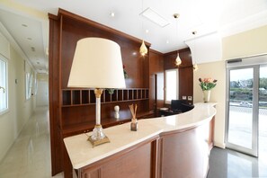 Pintu masuk interior