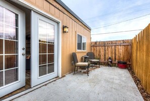 House, 1 Queen Bed with Sofa bed | Terrace/patio