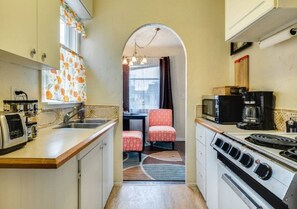 House, 1 Bedroom | Private kitchen | Fridge, stovetop, cookware/dishes/utensils - Nampa's Asian Nest by Short Term Stays (Nampa)