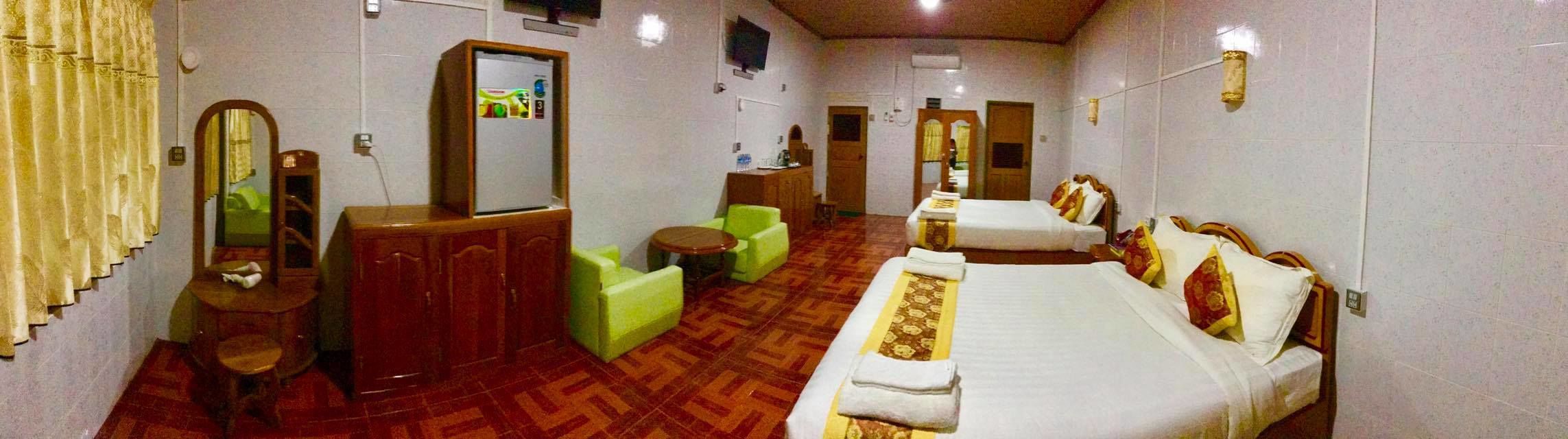 Pengeskab på værelset, skrivebord, ekstra senge (tillægsgebyr)