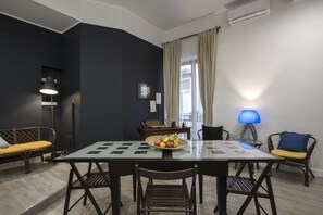 Interior entrance - Sant'Alfonso Bed and Breakfast (Naples)