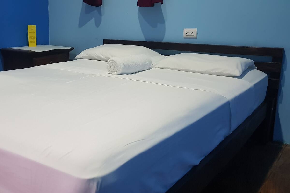 Double Room, 1 Double Bed, Non Smoking | Bed sheets
