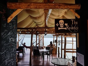 Interior - Captain Morgan Hostel (Santa Ana)