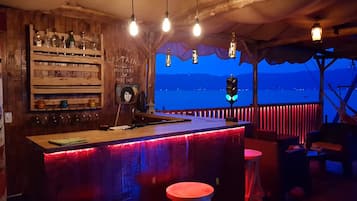 Bar (en la propiedad)