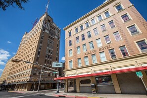 Fachada de la propiedad