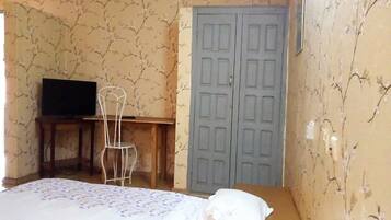 Chambre Standard double | Bureau, lit d’appoint (supplément), accès au Wi-Fi (inclus)