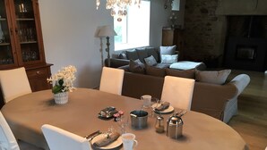 Free daily full breakfast  - Manoir de Kermilven (Tréméven)