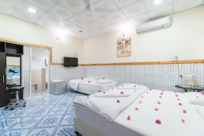 Blackout curtains, soundproofing, iron/ironing board, free WiFi