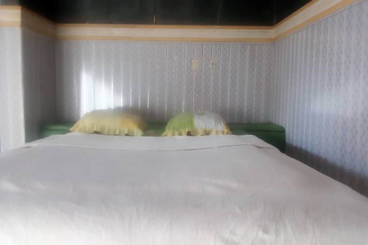Habitación estándar doble | Camas supletorias, wifi gratis, ropa de cama