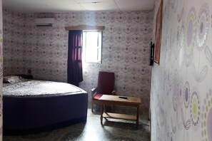 Lits pliants/supplémentaires, Wi-Fi gratuit, draps fournis
