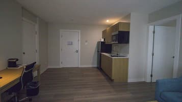 Desk, laptop workspace, iron/ironing board, free WiFi