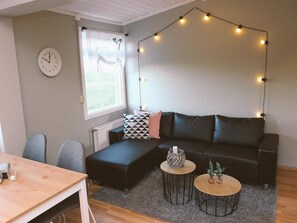 Comfort Apartment, 2 Bedrooms (Katla) | Living area