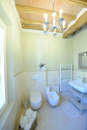 Double Room (Coloniale) | Bathroom - B&B Upupa (Nonantola)