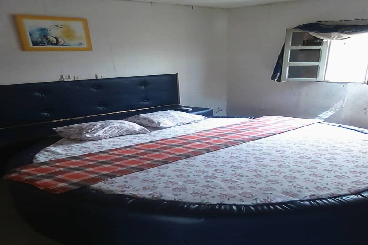Ropa de cama de alta calidad y cortinas blackout
