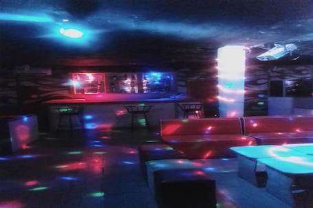 Nightclub. Hôtel Ixora Diégonefla