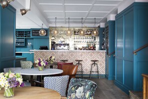 Bar (on property) - The Bower House Restaurant & Rooms (Shipston on Stour)