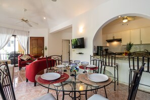 Family Condo, Multiple Beds, Non Smoking | In-room dining
