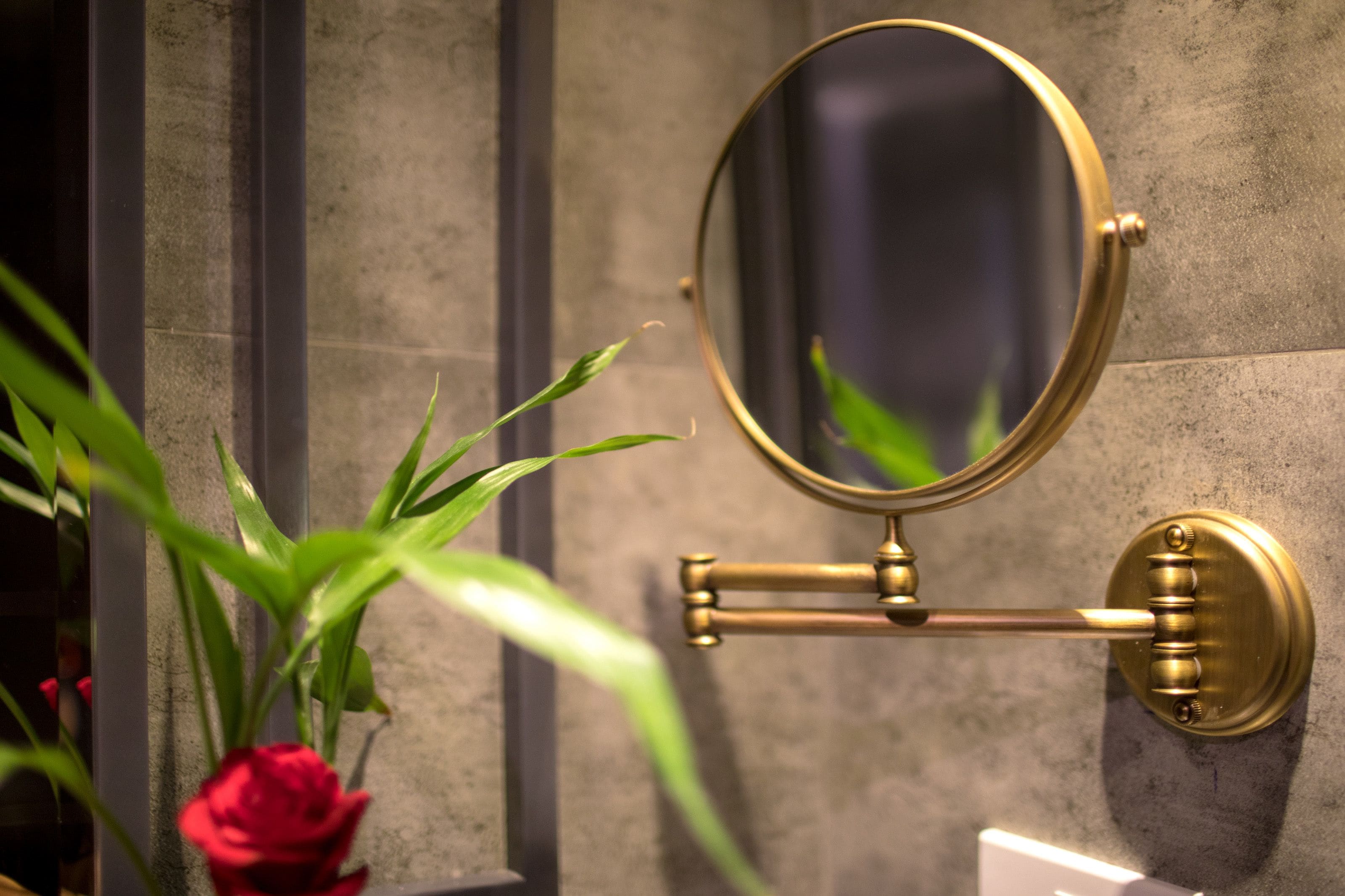 shower, rainfall showerhead, free toiletries, hair dryer