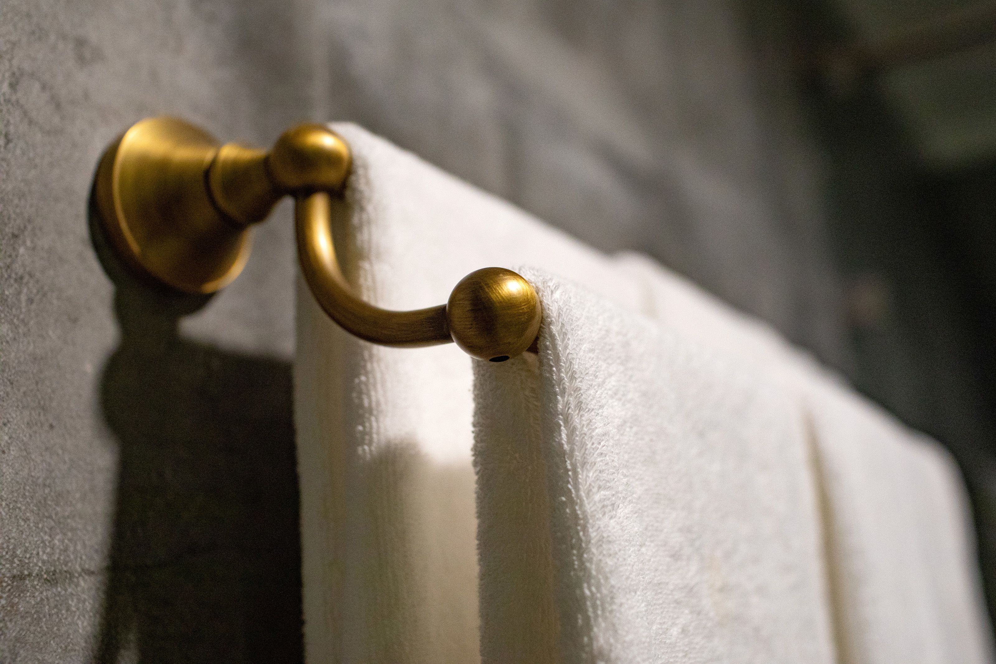 shower, rainfall showerhead, free toiletries, hair dryer