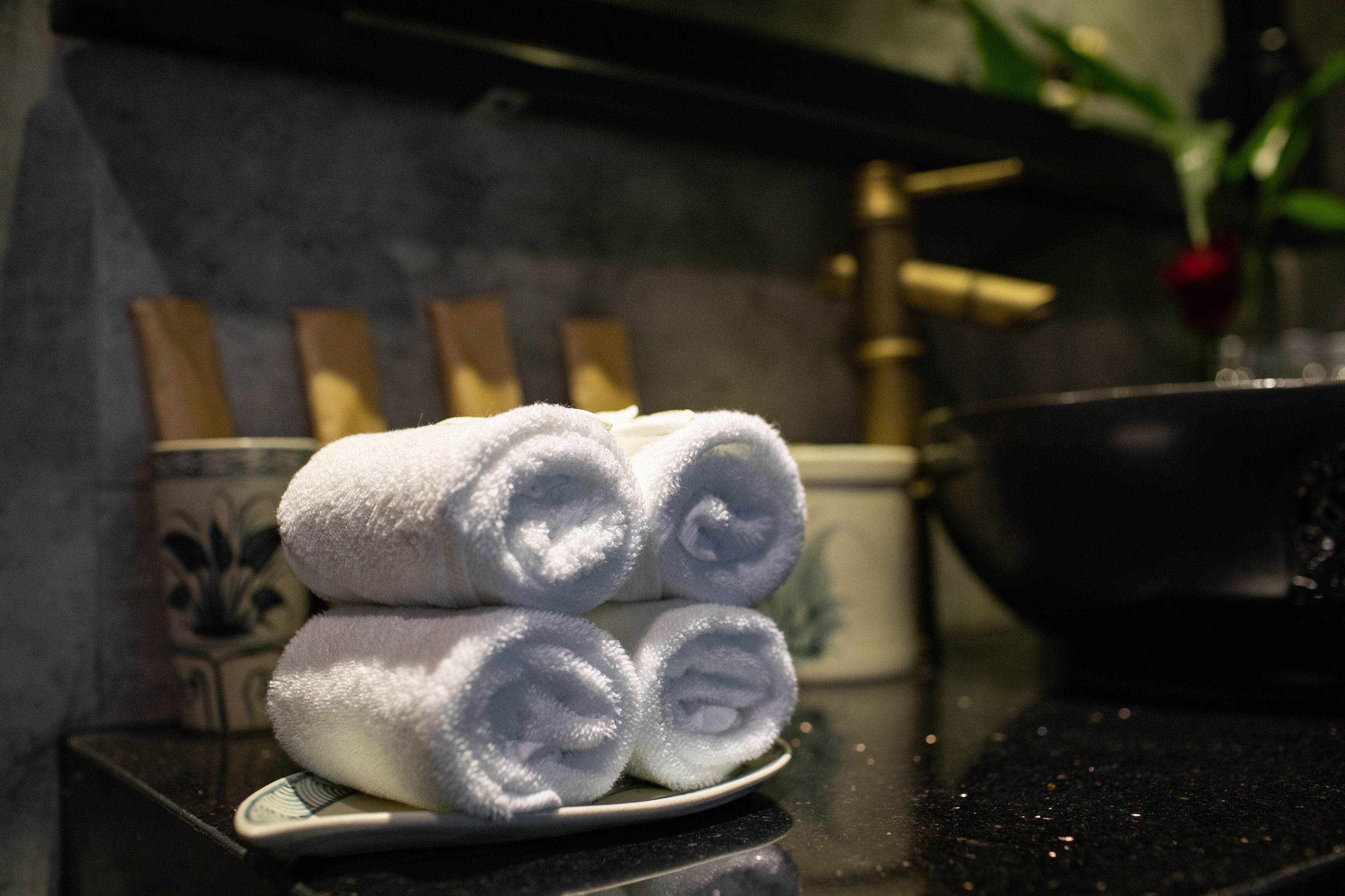 shower, rainfall showerhead, free toiletries, hair dryer