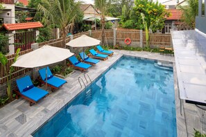 Outdoor pool, open 7 AM to 8 PM, pool umbrellas, sun loungers - The Blue Alcove (Da Nang)