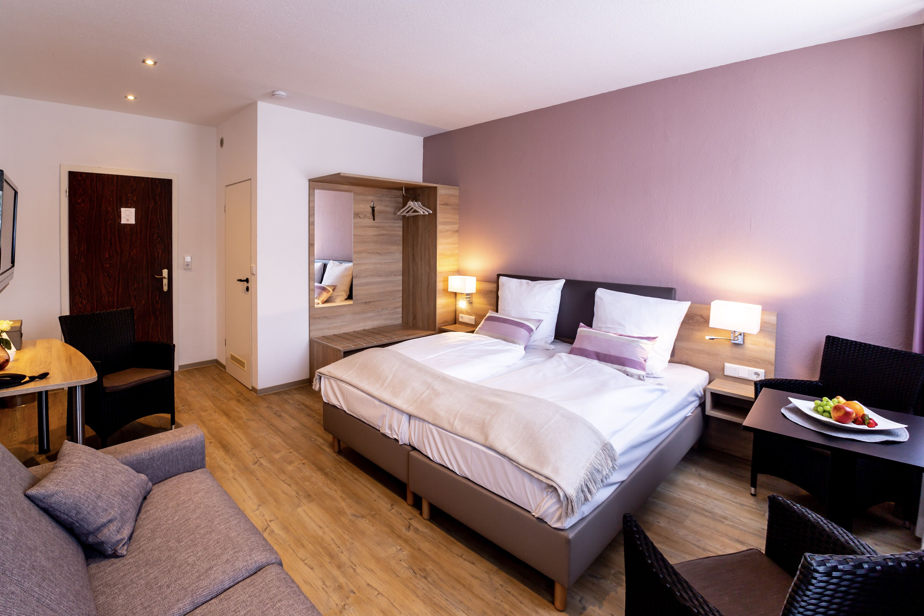 standard double or twin room, 1 double bed | in-room safe, desk, free wifi, bed sheets