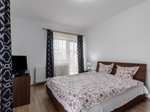 Apartment, 2 Bedrooms, Non Smoking, Balcony | 2 bedrooms, premium bedding, individually decorated - Apartament Simona Brasov (Brasov)