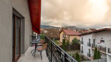 Apartment, 2 Bedrooms, Non Smoking, Balcony | Exterior