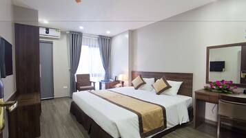 Habitación estándar | Minibar, caja fuerte, escritorio y sistema de insonorización