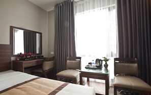 ห้องสแตนดาร์ด | มินิบาร์, ตู้นิรภัยในห้องพัก, โต๊ะทำงาน, ห้องเก็บเสียง