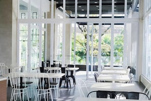 Dining - Kampioen Bed and Breakfast (Bandung)