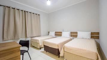 Escrivaninha, Wi-Fi de cortesia, roupa de cama